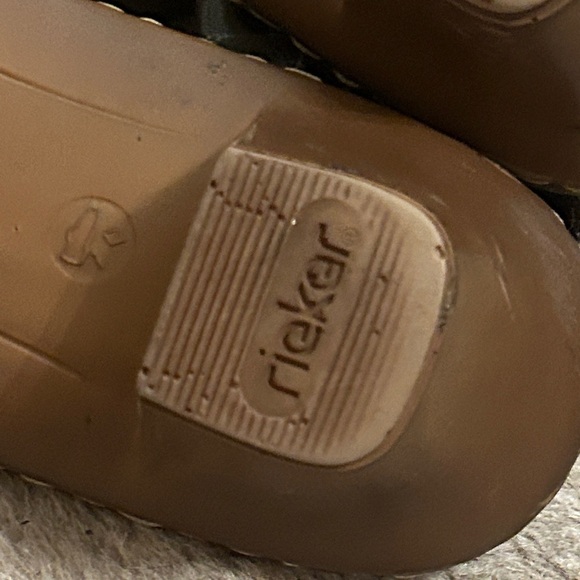 Rieker Elegant Gray Floral Women's Sandals, size 38 - Picture 6 of 7